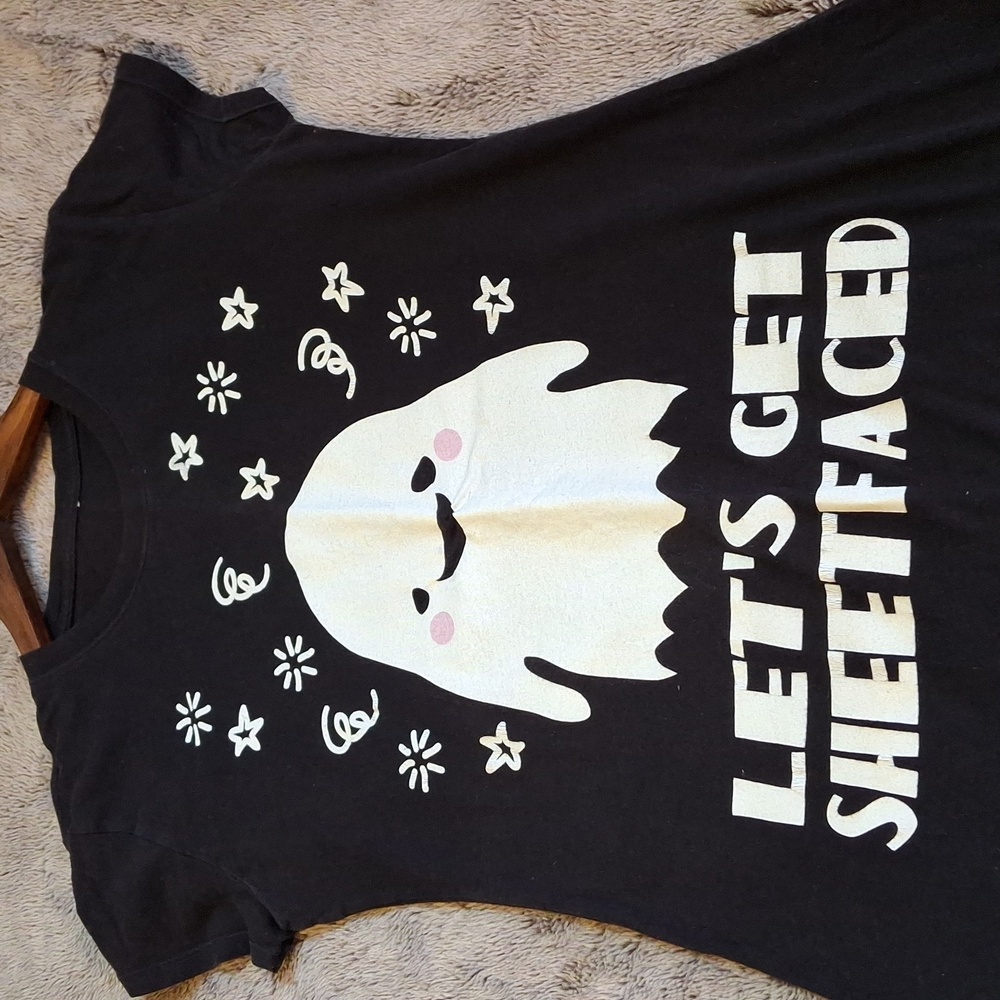 Halloween Graphic Tee - Picture 2 of 3